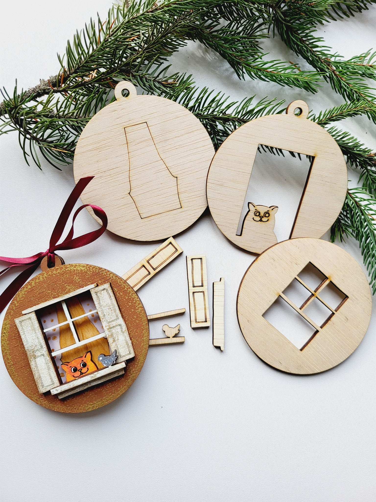 Set creativ cu 4 globuri 3D, pensulă și culori